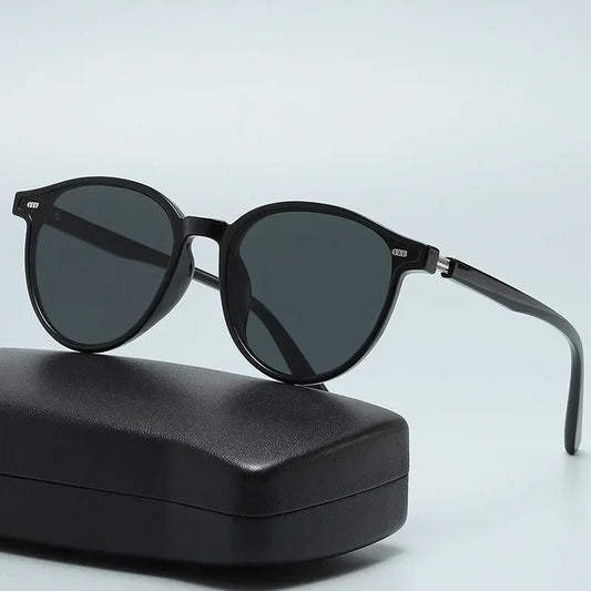 "Vista Piccola" – Oval Fashion Sunglasses By Enzo Bellari®