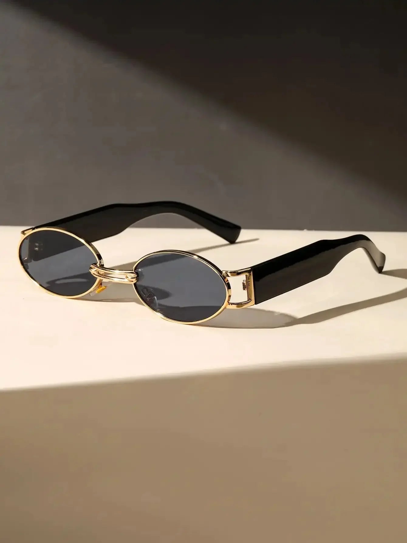 "Ovale Punk" – Vintage Oval Sunglasses By Enzo Bellari®