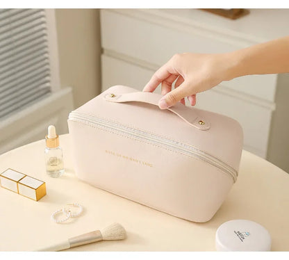 "Spazio Chic" – Leather Makeup Bag By Enzo Bellari®