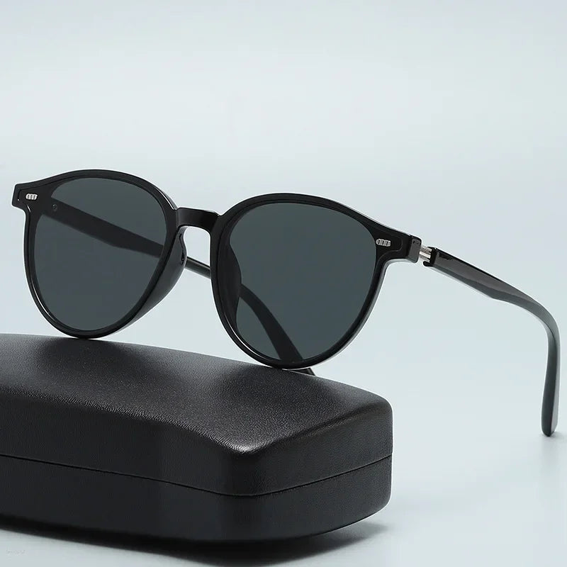 "Vista Piccola" – Oval Fashion Sunglasses By Enzo Bellari®
