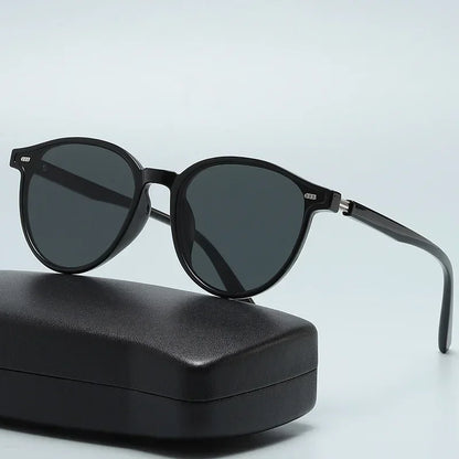 "Vista Piccola" – Oval Fashion Sunglasses By Enzo Bellari®