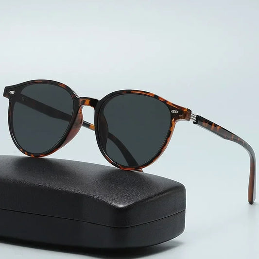 "Vista Piccola" – Oval Fashion Sunglasses By Enzo Bellari®