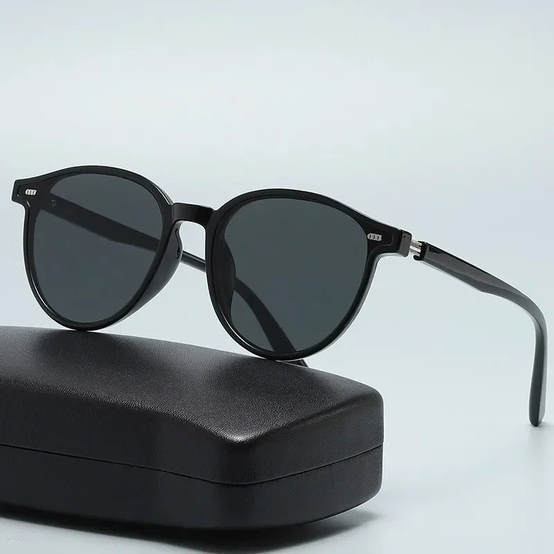 "Vista Piccola" – Oval Fashion Sunglasses By Enzo Bellari®