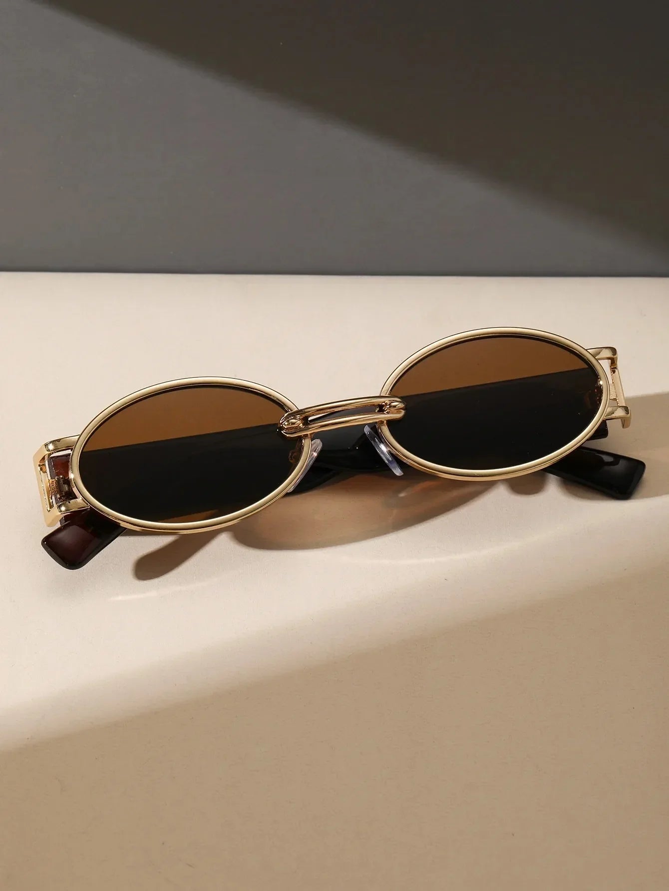 "Ovale Punk" – Vintage Oval Sunglasses By Enzo Bellari®