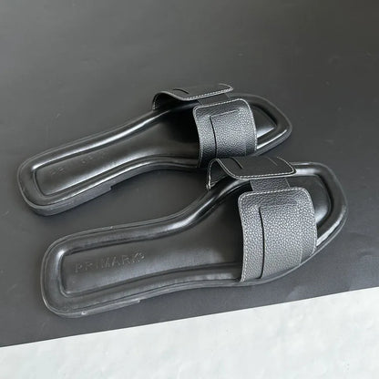 "Spiaggia Moda" – Designer Beach Slippers By Enzo Bellari®