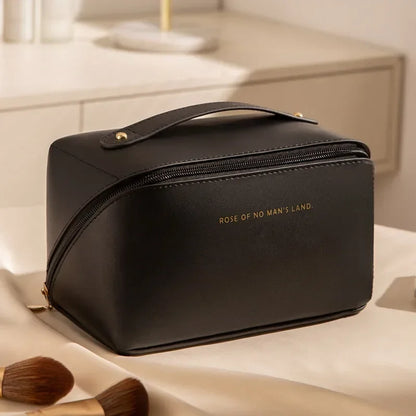 "Spazio Chic" – Leather Makeup Bag By Enzo Bellari®