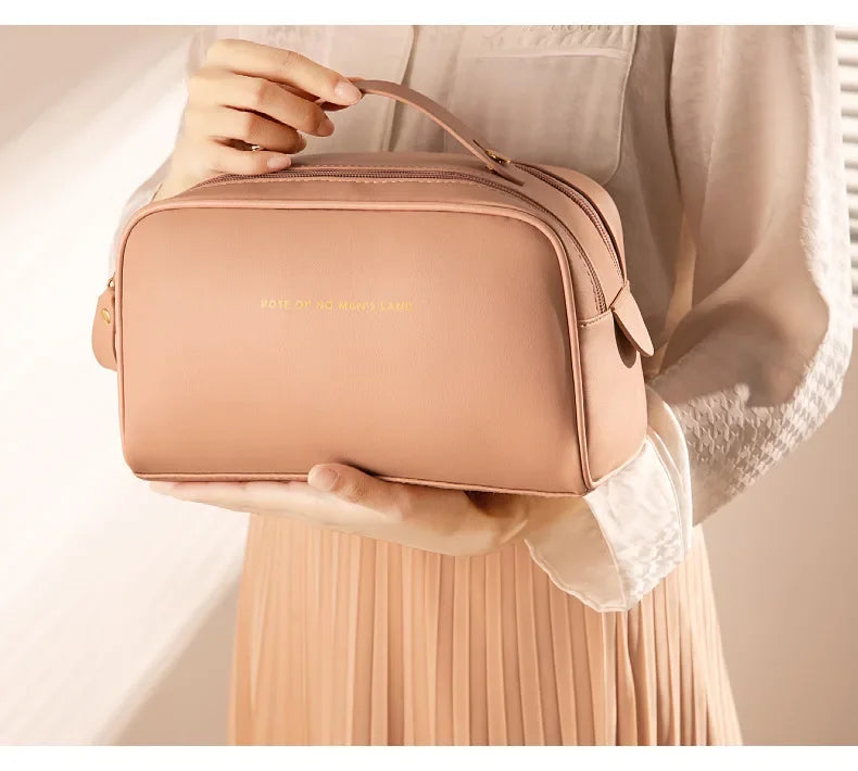 "Spazio Chic" – Leather Makeup Bag By Enzo Bellari®