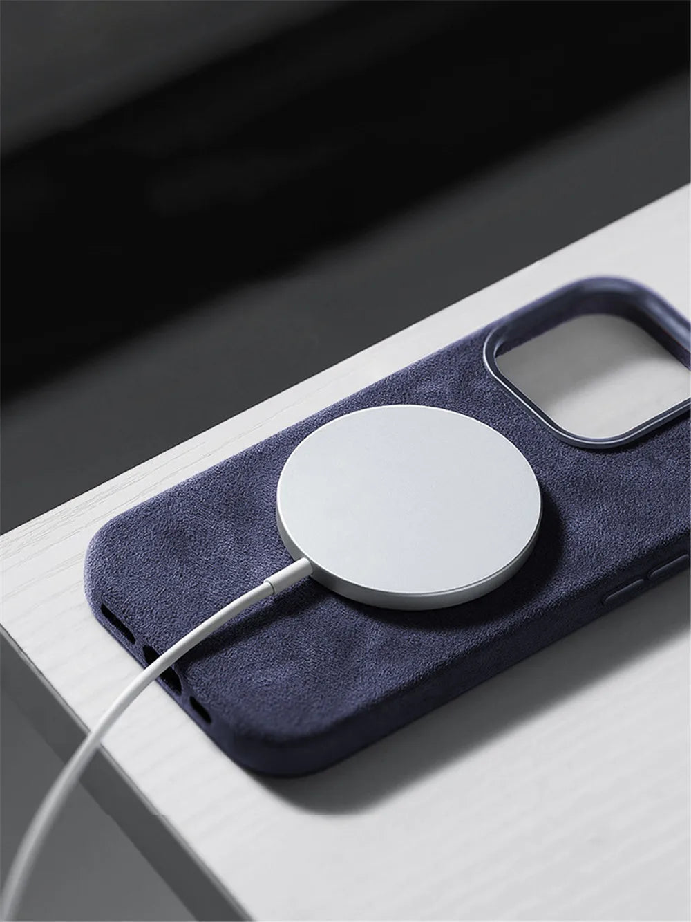 "Fior di Vento" – Genuine Leather MagSafe Case By Enzo Bellari®