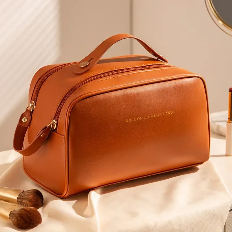 "Spazio Chic" – Leather Makeup Bag By Enzo Bellari®