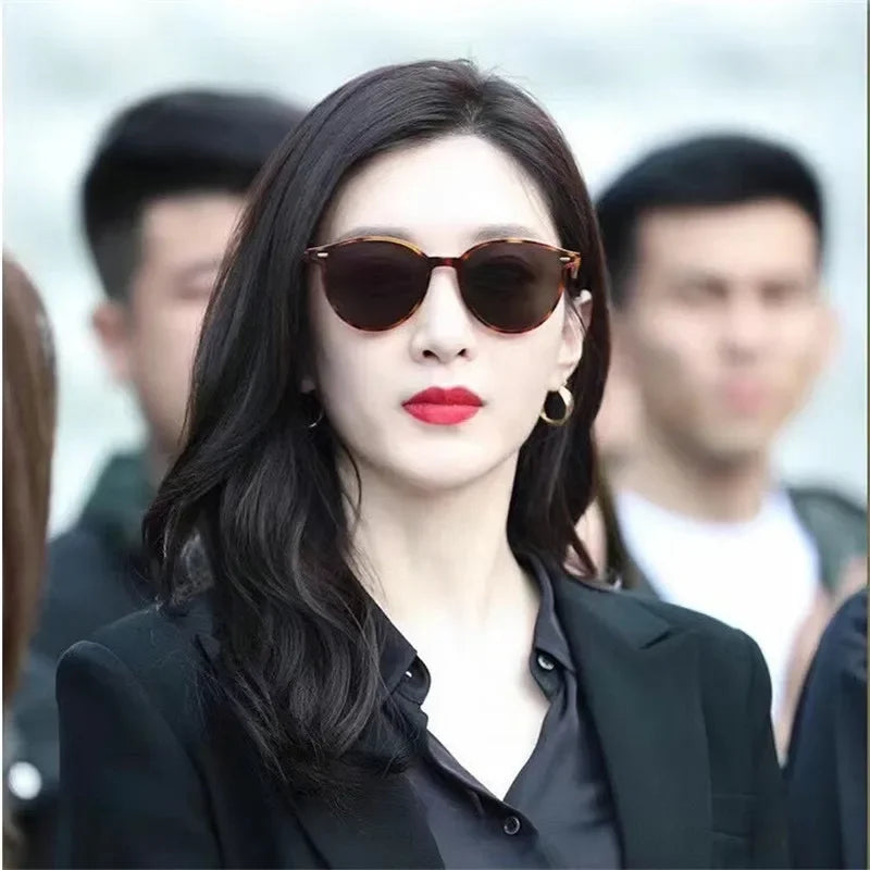 "Vista Piccola" – Oval Fashion Sunglasses By Enzo Bellari®